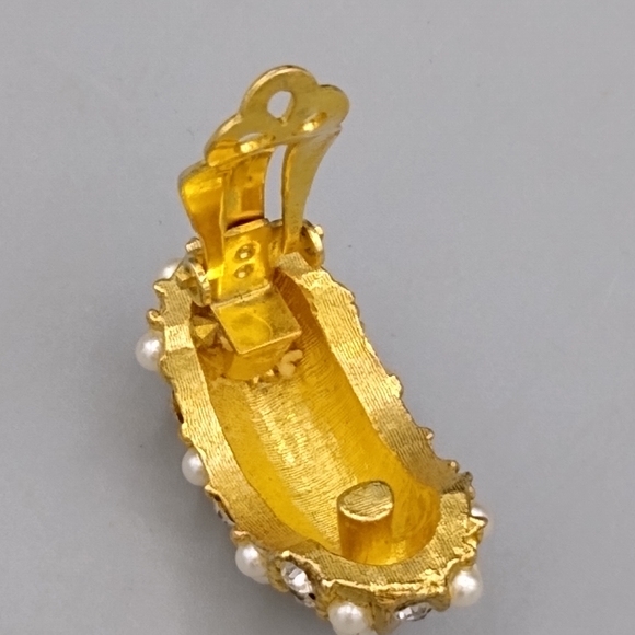 Pearl Rhinestone Cluster Half Hoop Clip on Earrings Vintage - Picture 11 of 15